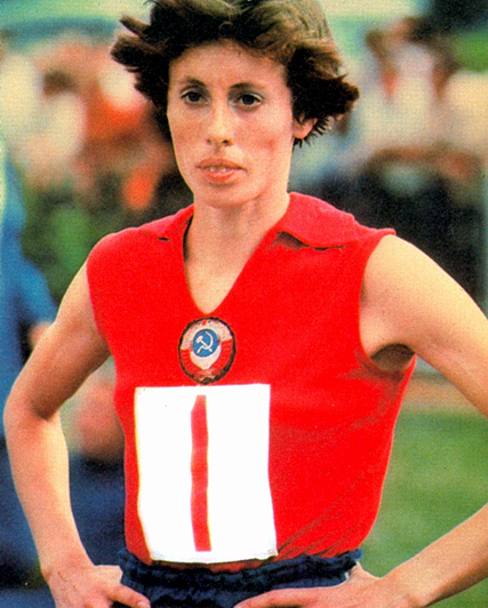 1500 m: la russa Tayana Kazankina (due ori olimpici a Montreal 1976 e Mosca 1980), pochi giorni dopo l’appuntamento olimpico in Russia corse la stessa distanza in 3’52”47, record europeo imbattuto